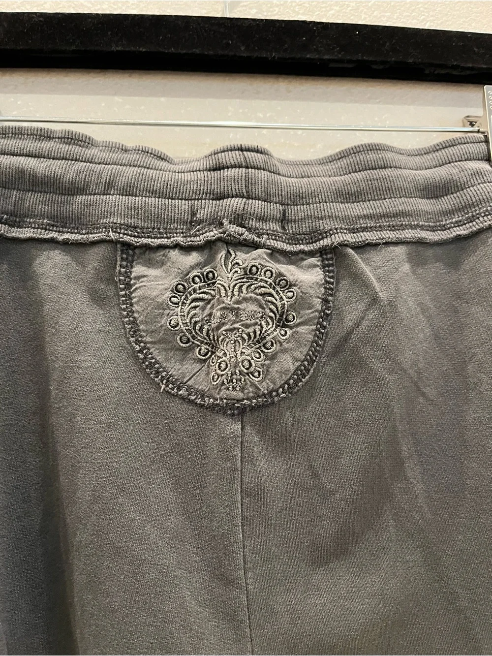 Embellished Gray Distressed Drawstring Lounge Pants. Size Large - Picture 5 of 5